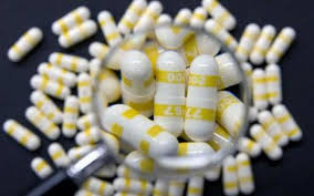 En la foto hay muchas cápsulas de Celebrex 200 mg.
